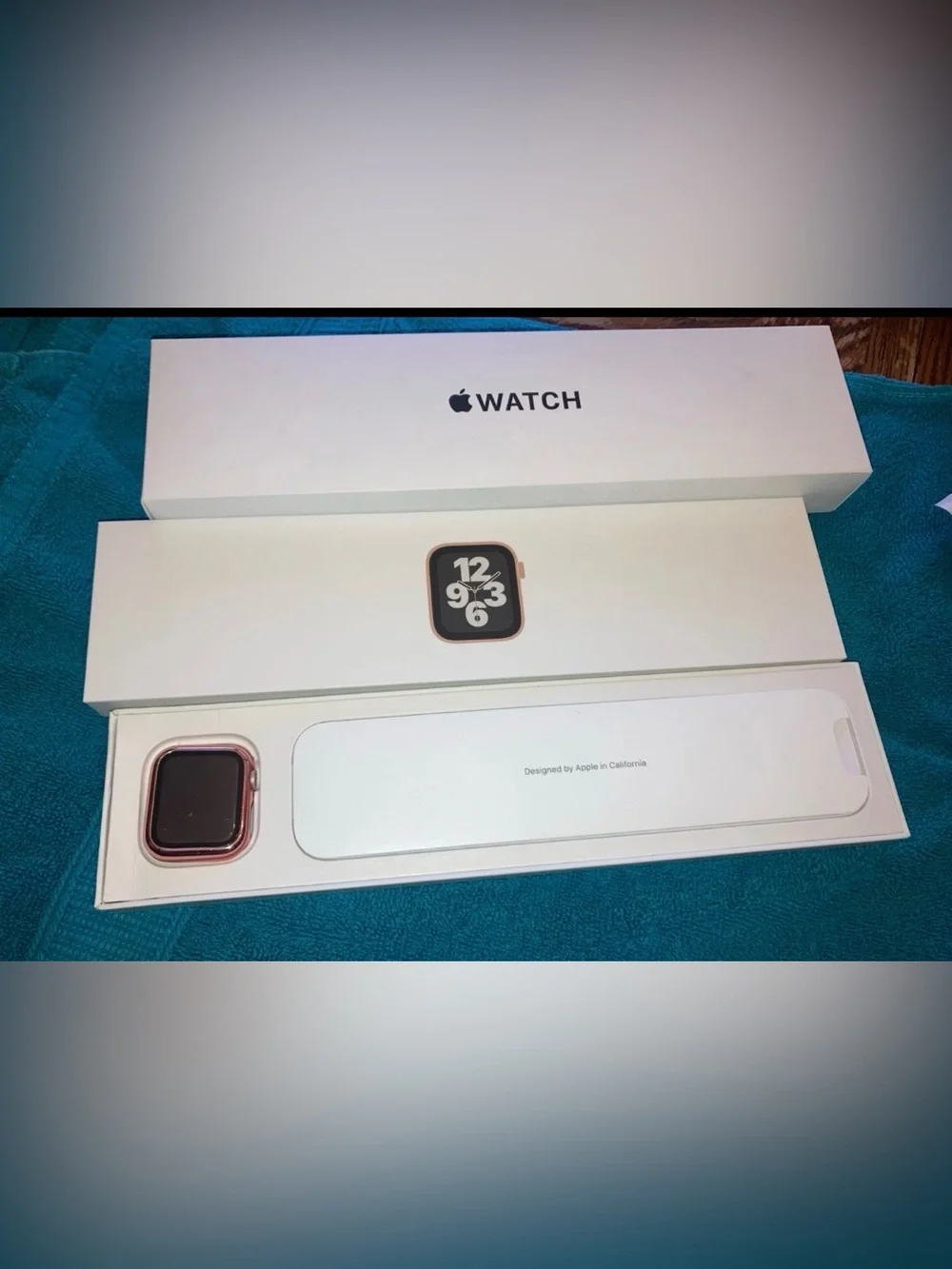Apple Watch SE 40mm Gold Alu Starlight Sport Band Cel - MKQN3LL/A Adult Used